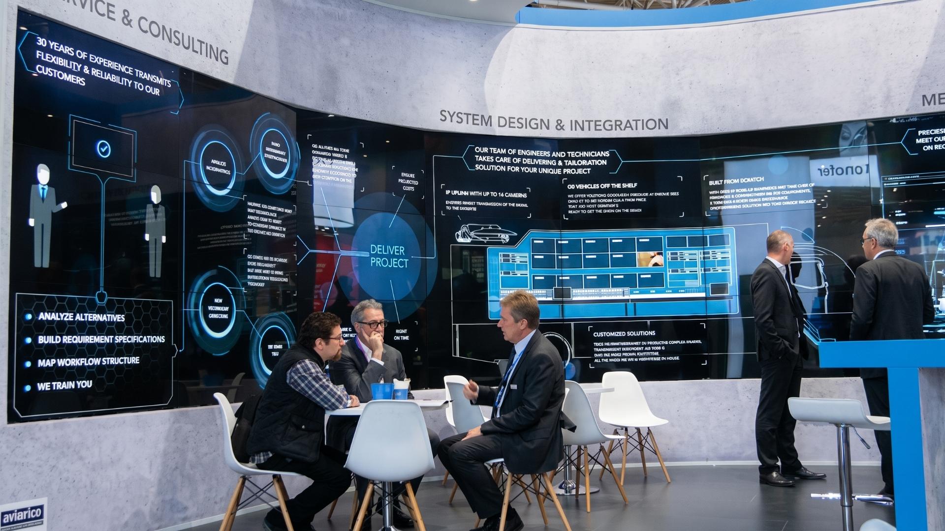 Messestand mit digitalen Elementen